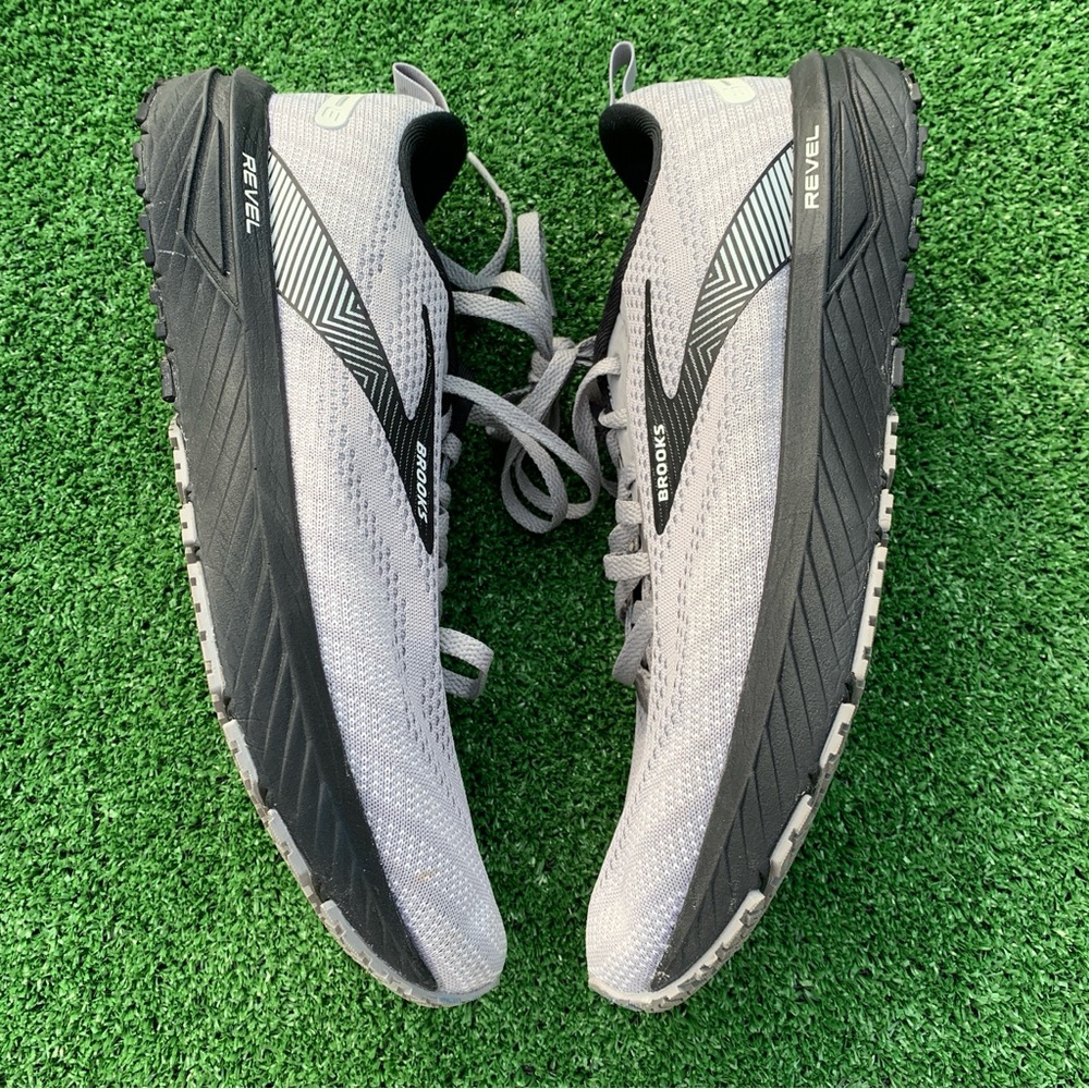 Brooks Revel 6 Mens 9.5 Shoes Road Running Stability Trainer Neutral Gray Black